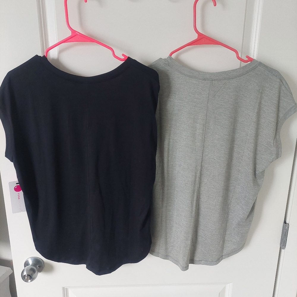 🌺 Yogalicious Black & Gray Tops - Picture 2 of 6